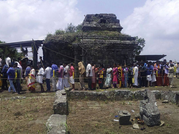 சாரை சாரையாக