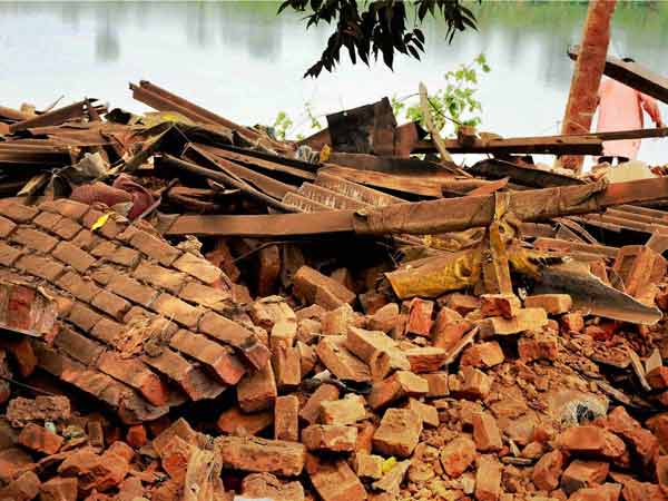 Blast in West Bengal's Burdwan district; 2 women injured