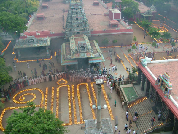 புகை மண்டலமாக மாறிய கோவில்