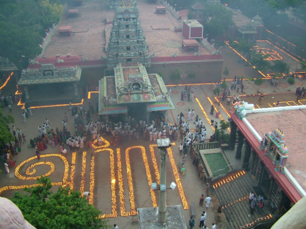 அதிமுகவினரிடம் சிக்கிய சிவன்