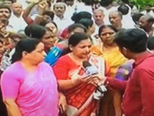 Security tightened at jayalalitha house