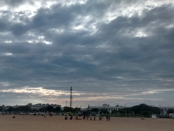 அலைமோதிய கூட்டம்...