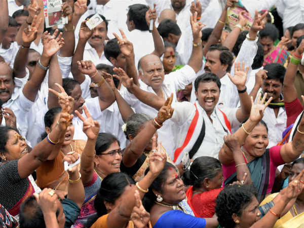 ஆதரவு, அனுதாபம் .. அறுவடை