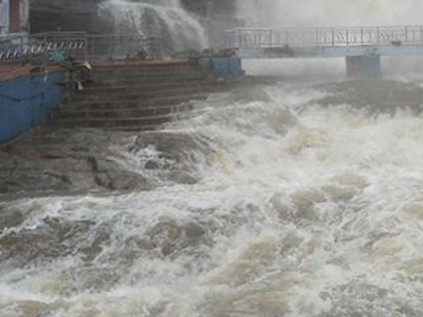 ஆறுகளில் வெள்ளம்