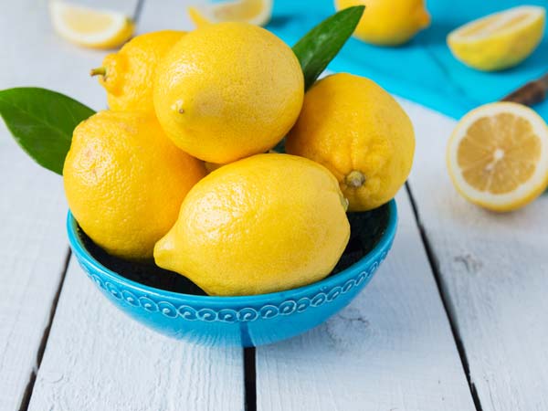 Lemon price decreased in Nellai district Lemon price decreased in Nellai district