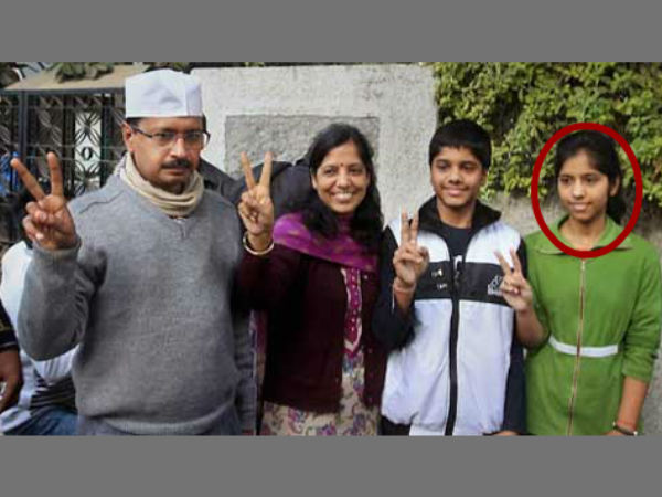 Ex-IAS officer demands action against Delhi CM's daughter for offering bribe Ex-IAS officer demands action against Delhi CM's daughter for offering bribe