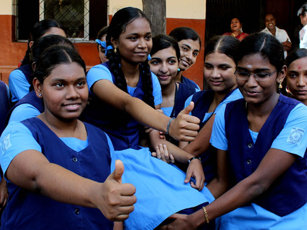 மூன்றாம் இடத்தில் 12 பேர்: