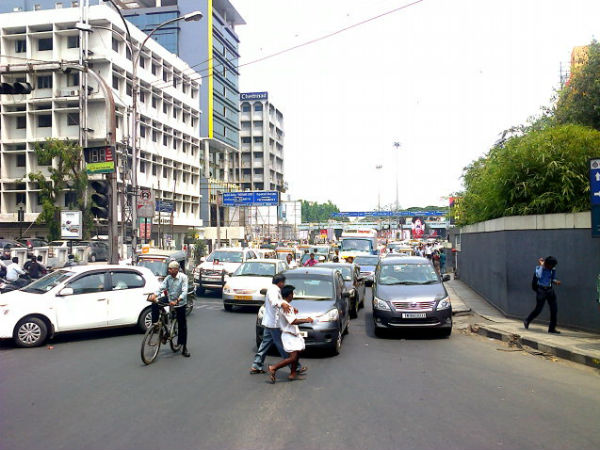Heavy Traffic Jam In Chennai Due to thousands of ADMK party Workers throng