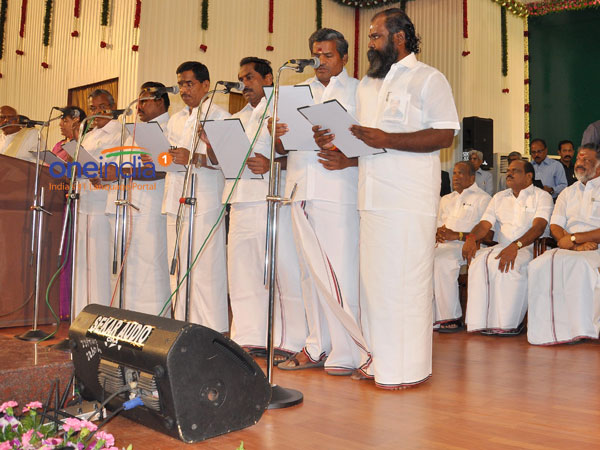 Jayalalithaa to take oath with 28 Ministers