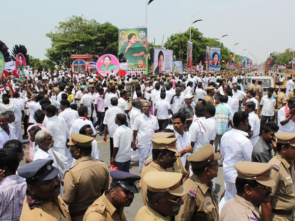 Jaya met ADMK cadres
