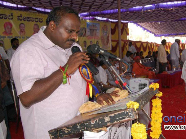 தமிழக முக்கிய புள்ளிகள்