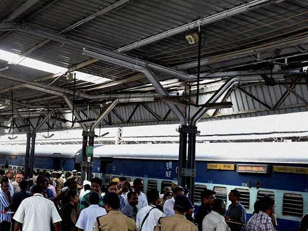 ரயில்நிலைய பிச்சைக்காரர்