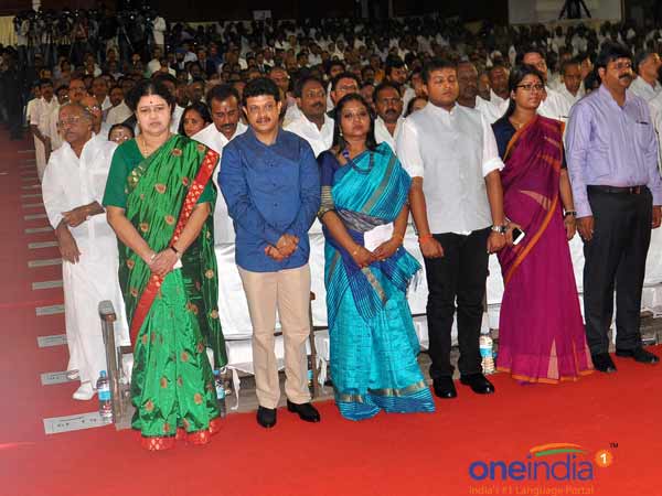 ஓங்கியதா இளவரசி கை?