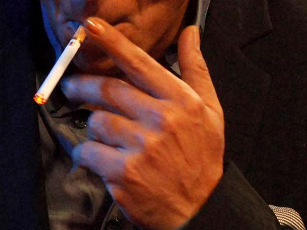 விளம்பரத்திற்கும் தடை...