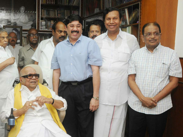 அரசியல் கட்சியினர் வாழ்த்து