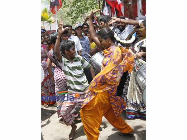 வழக்கம் போல குத்துப் பாட்டு