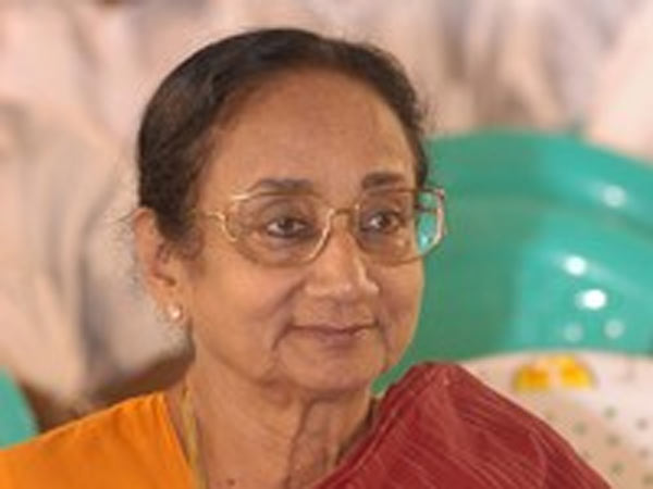 அதிமுகவில் சுலோசனா சம்பத்