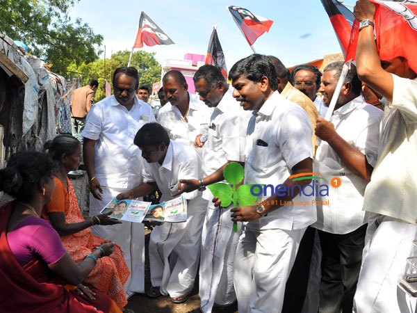 வீடு வீடாக விஜயபாஸ்கர்