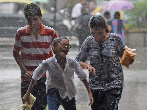 Heavy rain disrupts normal life in Mumbai