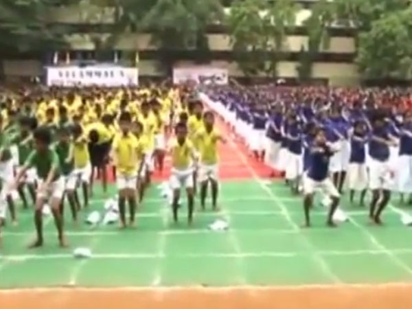 பள்ளி மாணவர்கள்