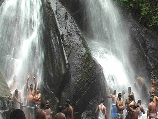 போலீஸ் நண்பர்கள் குழு...