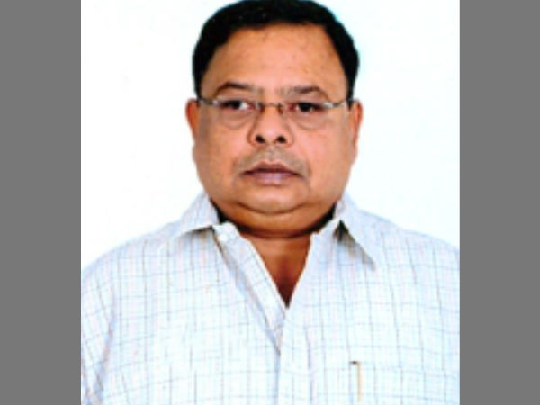 சான்றிதழ் பெற்ற வெற்றிவேல் 