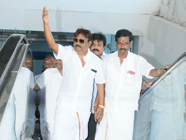 Vijayakanth rides in Metro train