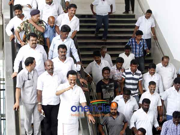 Stalin travels in Chennai metro train