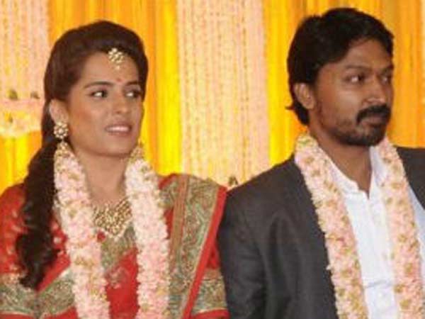 கதவைத் திறக்கமாட்டார்..