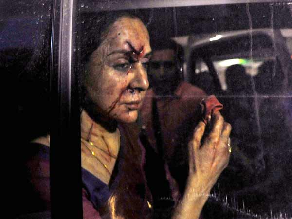 MP Hema Malini Car met with an Accident: 4 yrs Child Killed, MP Has Minor Injuries