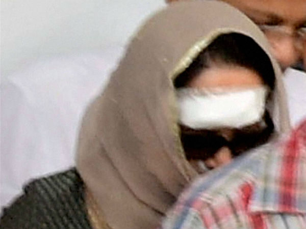 Hema Malini to give compensation aid to accident victims