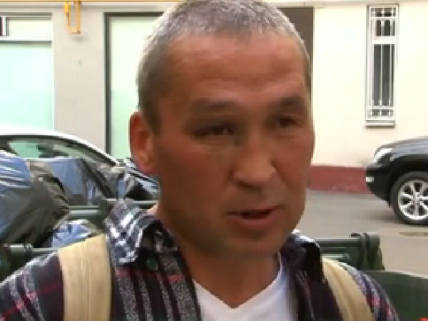 செல்பி எடுக்கிறார்கள்