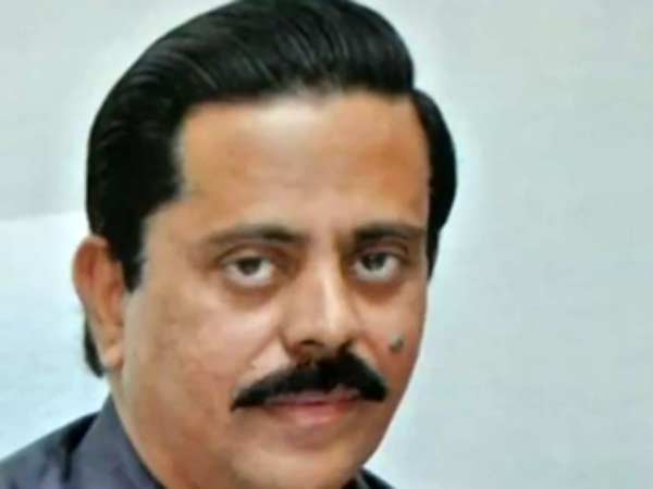 பேராசிரியர் நெருக்கடி