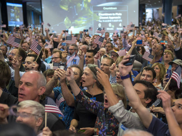 குத்தாட்டம் போடாத குறையாக கொண்டாட்டம்