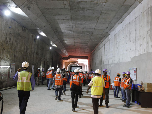 தடுமாறும் நிலை...