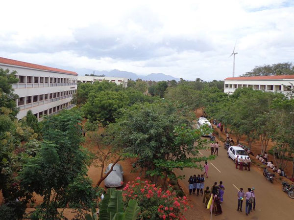 Private college students clash one injured Private college students clash one injured