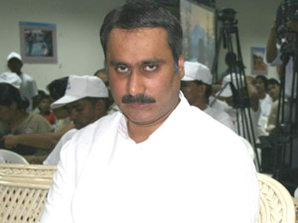 மாமனாருக்கு மரியாதை