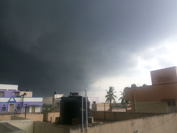 Heavy rain lashes Chennai and its suburbs