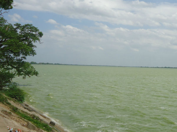 ஏரிகளை தூர் வார திட்டம்...