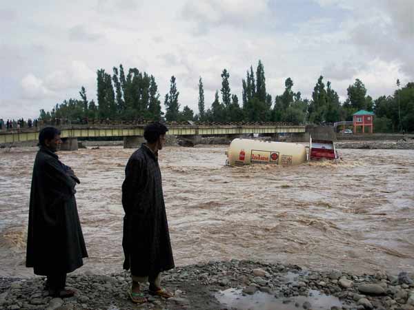Rains, landslides kill 9 in Pakistan-occupied Kashmir