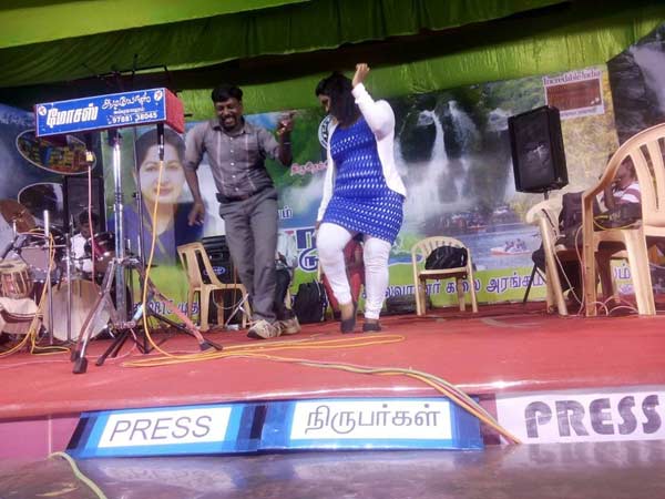 Items dances rock Courtallam saral vizha despite Kalam's death
