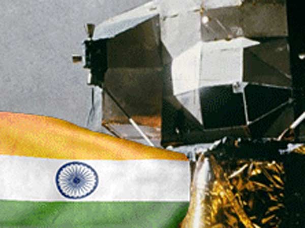 நிலவில் பதிந்த இந்தியக் கொடி