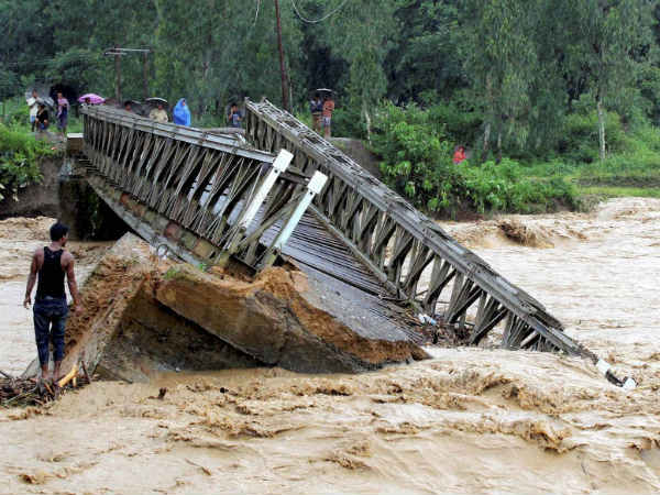 20 dead, houses swept away in Manipur landslides 20 dead, houses swept away in Manipur landslides