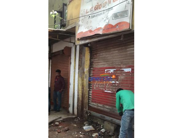 Collage students attacked by the police in Chennai