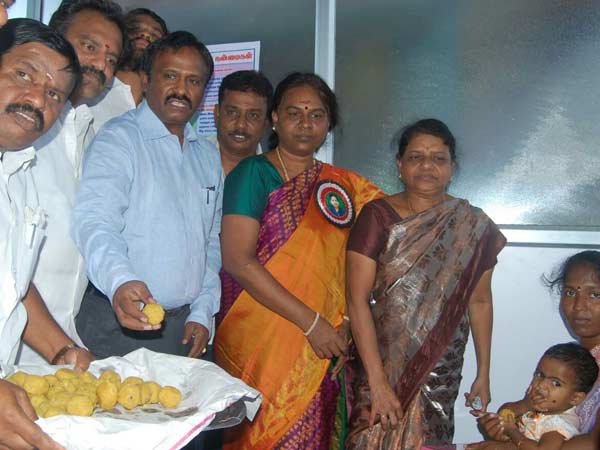 லட்டு கொடுத்து வரவேற்பு