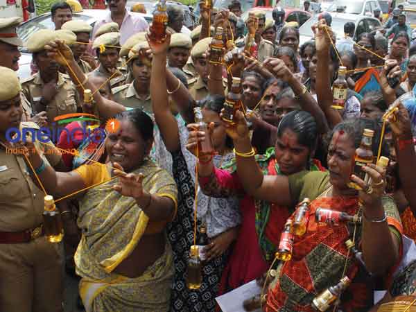 Women jump in to the anti liquor protest
