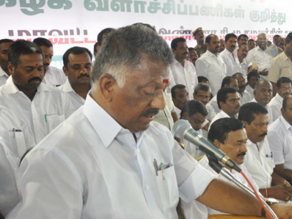 இவ்வளவு கூட்டமா.. வியந்து போன ஓ.பி.எஸ்