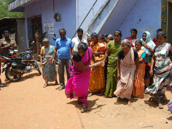 Women ransacked Tasmac shop 