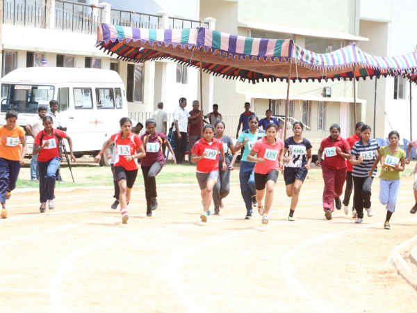 ஓடி ஓடி விளையாடு... 