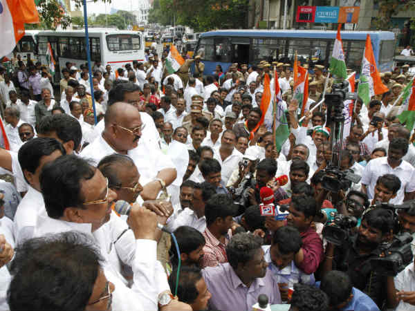 காங்கிரஸ் ஆர்பாட்டம்